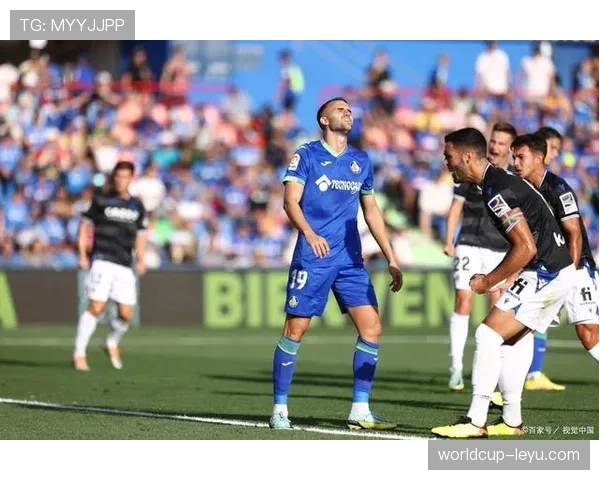 埃因霍温逼抢战术奏效，持续高光表现引热议