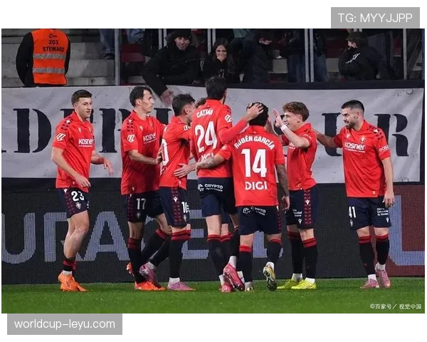 沙尔克展现强大控球实力，表现亮眼引关注