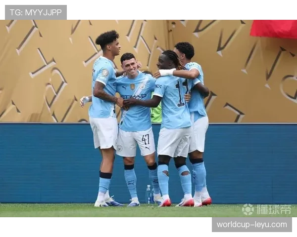 曼城的冠军之路：阵容冲突与战术管理危机背后的豪门崛起