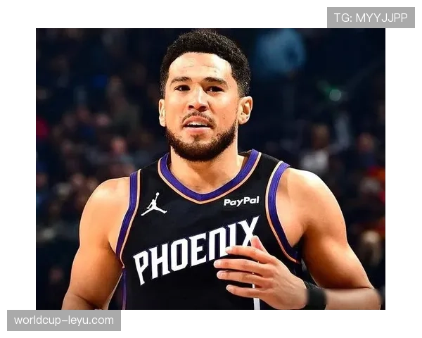 看到德文·布克的衣柜，才发现我的双薪都是玩具